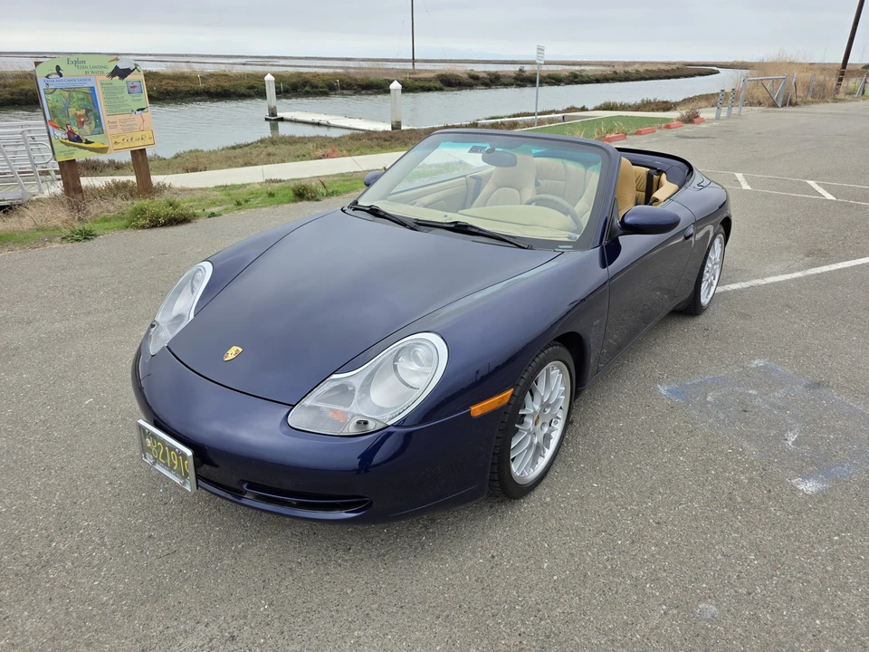 2001 Porsche 996 Carrera 4 - Image 8 of 31