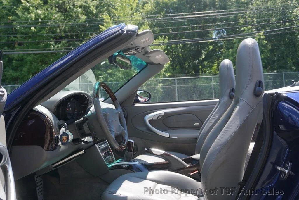 2001 Porsche 996 Carrera 4 - Image 12 of 31