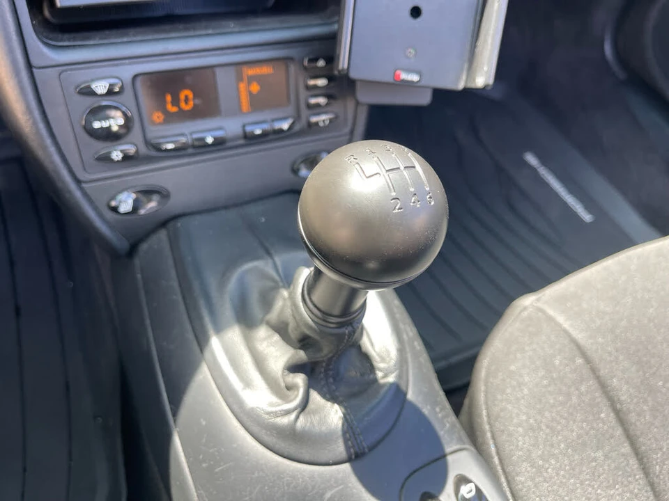 2001 Porsche 996 Carrera 4 - Image 21 of 23