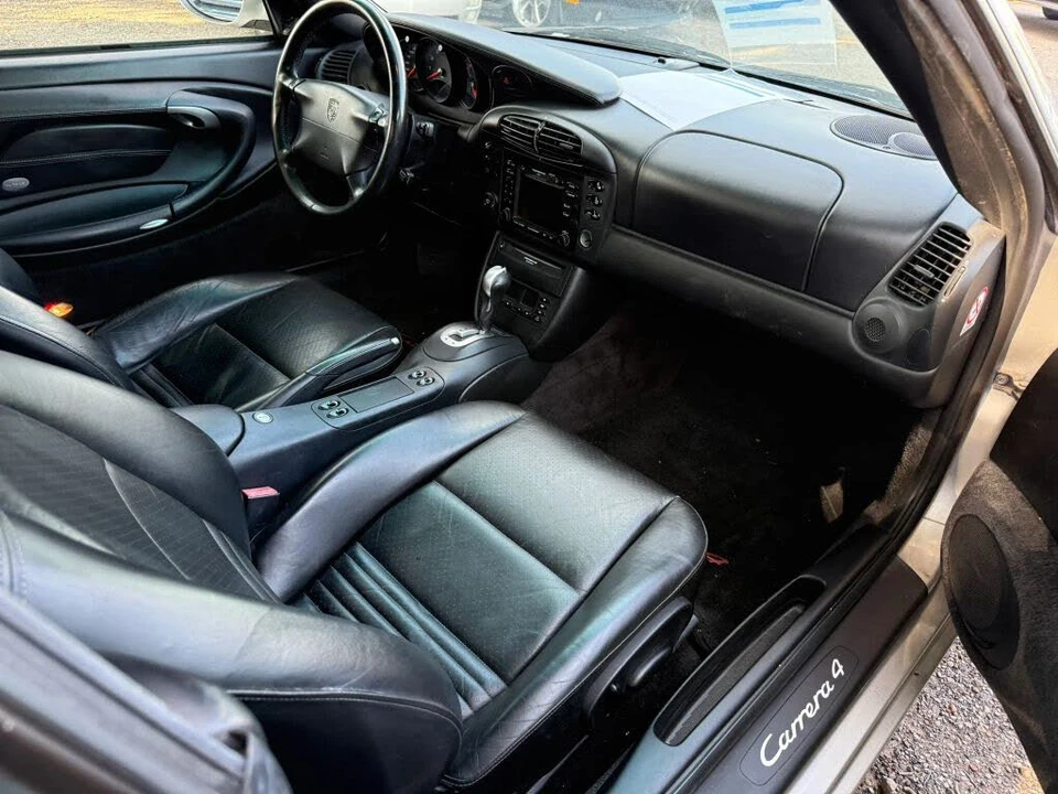 2001 Porsche 996 Carrera 4 - Image 10 of 15