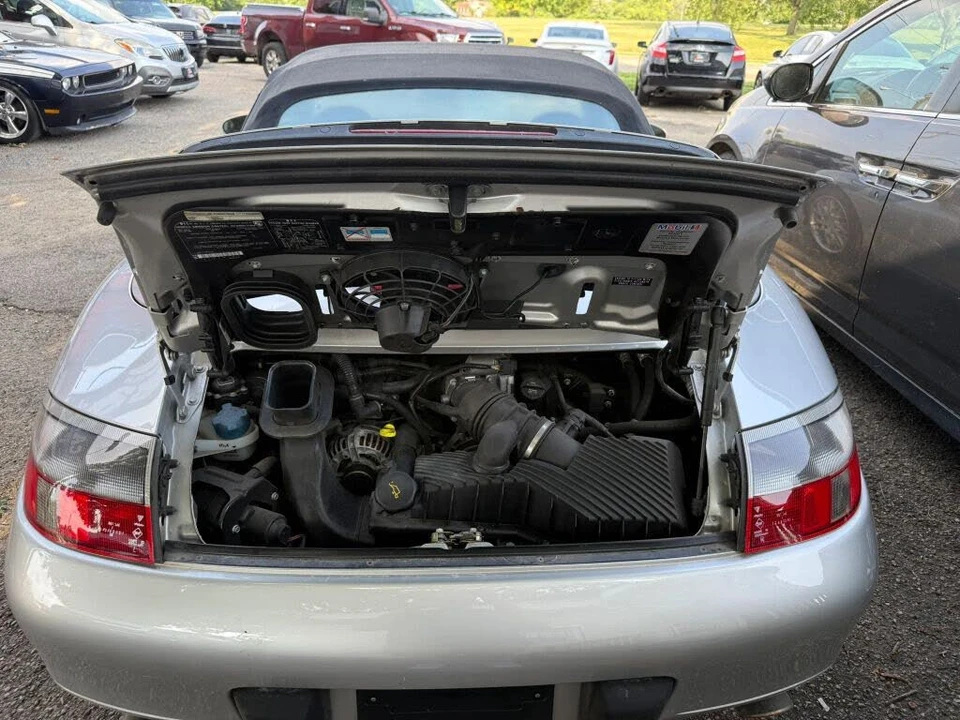 2001 Porsche 996 Carrera 4 - Image 9 of 15