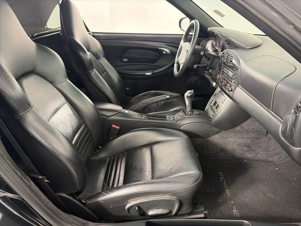 2001 Porsche 996 Carrera - Image 22 of 24
