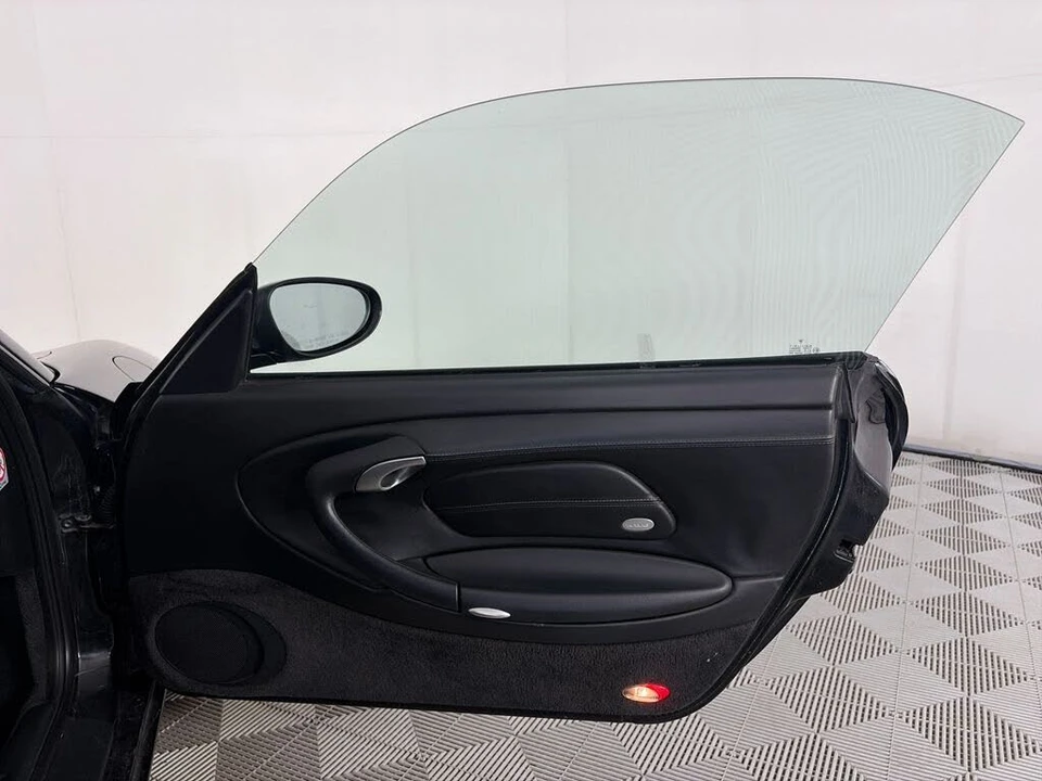 2001 Porsche 996 Carrera - Image 21 of 24