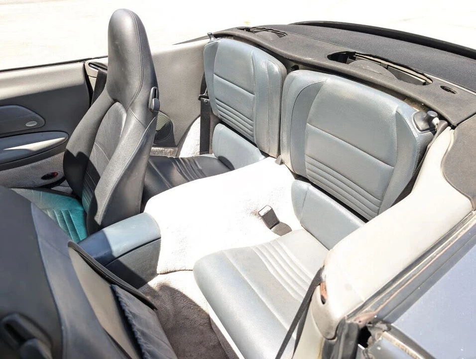 2001 Porsche 996 Carrera 4 - Image 18 of 21