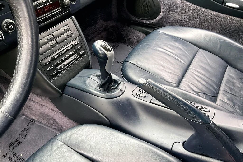 2001 Porsche 996 Carrera 4 - Image 13 of 27