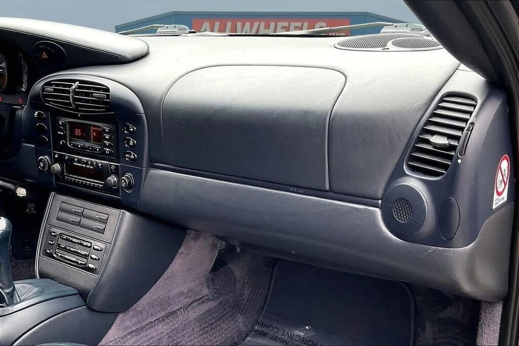 2001 Porsche 996 Carrera 4 - Image 15 of 27