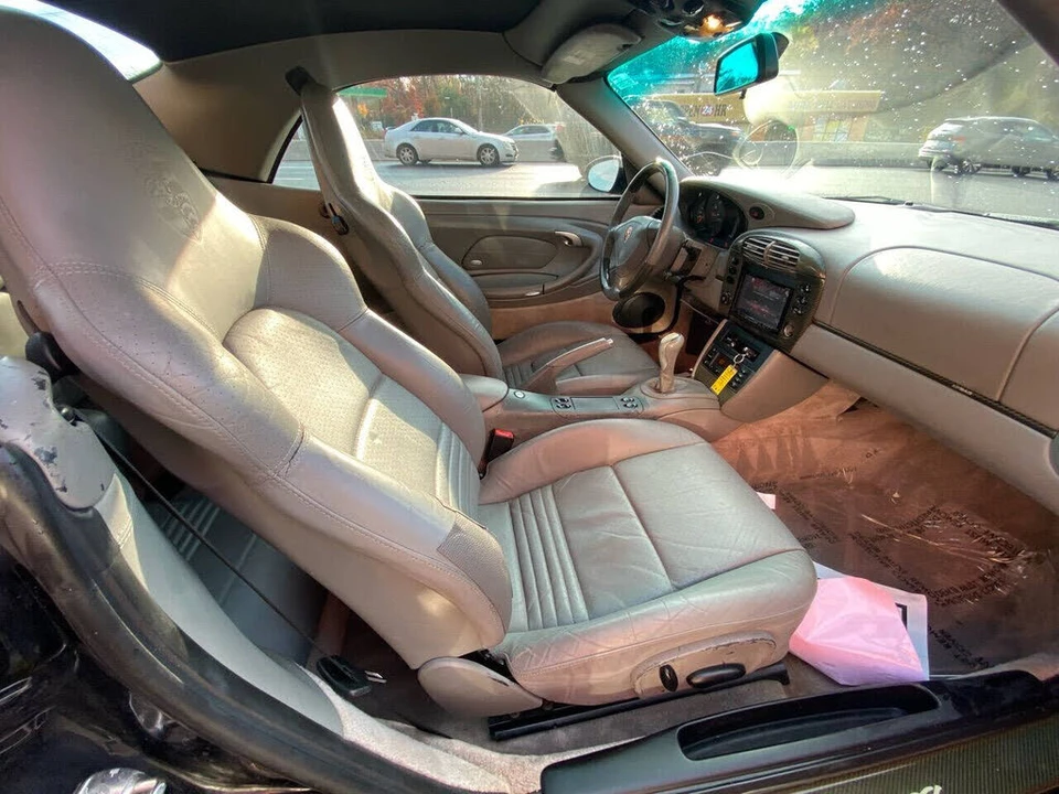 2001 Porsche 996 Carrera 4 - Image 12 of 18