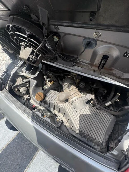 2001 Porsche 996 Carrera 4 - Image 12 of 30