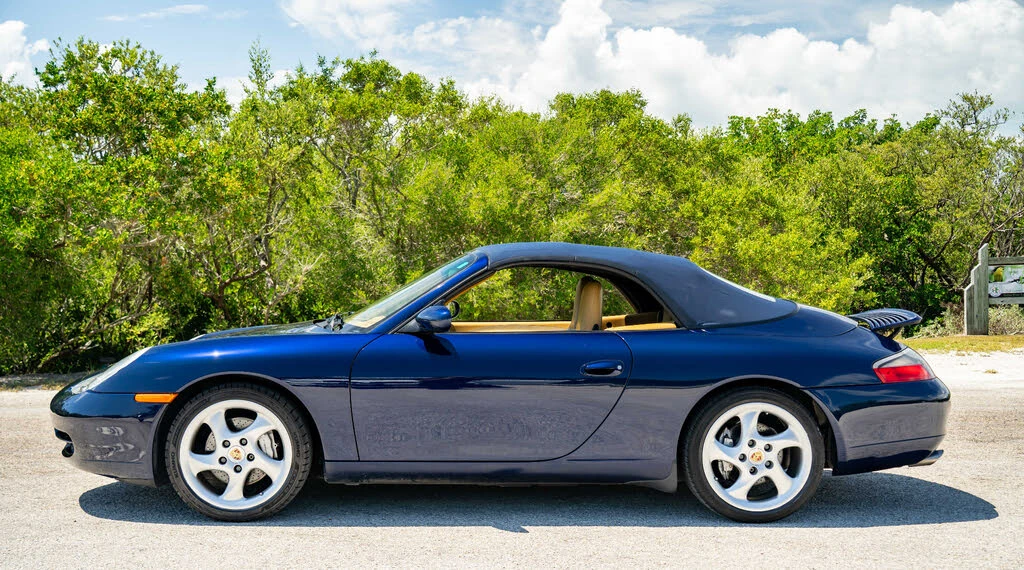 2001 Porsche 996 Carrera 4 - Image 27 of 31