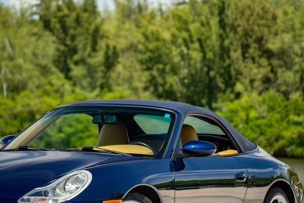 2001 Porsche 996 Carrera 4 - Image 25 of 31