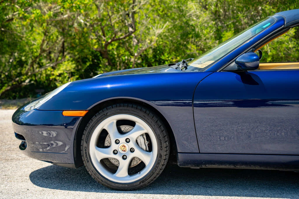 2001 Porsche 996 Carrera 4 - Image 29 of 31