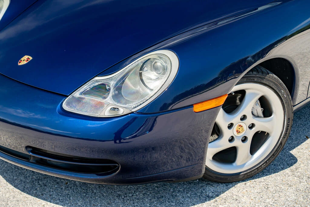 2001 Porsche 996 Carrera 4 - Image 21 of 31