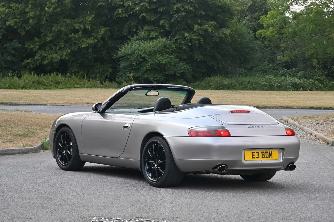 2001 Porsche 996 Carrera 4 - Image 25 of 30