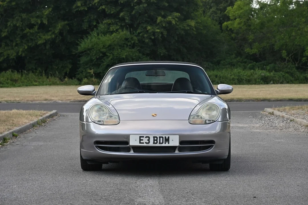 2001 Porsche 996 Carrera 4 - Image 17 of 30