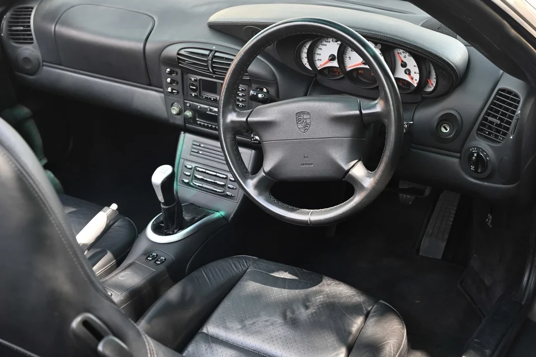 2001 Porsche 996 Carrera 4 - Image 4 of 30
