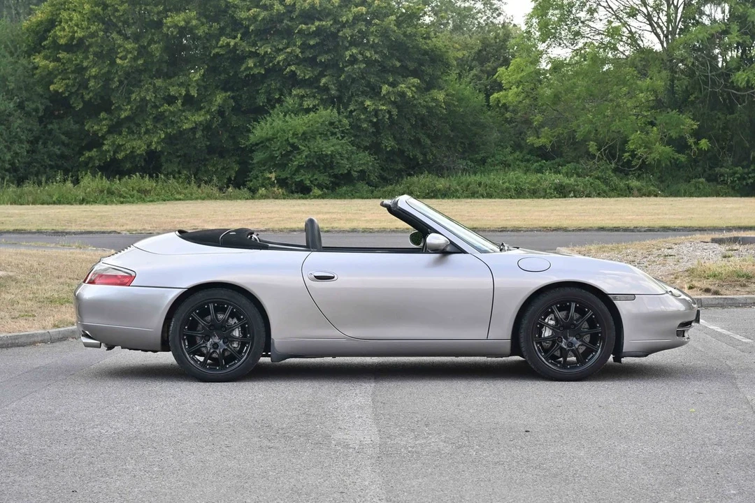 2001 Porsche 996 Carrera 4 - Image 5 of 30