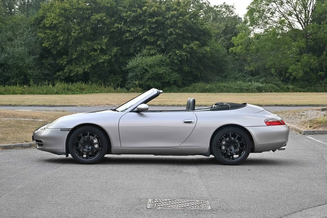 2001 Porsche 996 Carrera 4 - Image 7 of 30