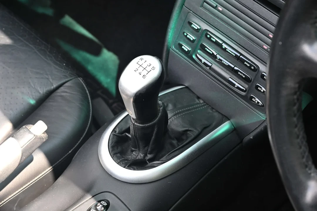 2001 Porsche 996 Carrera 4 - Image 6 of 30