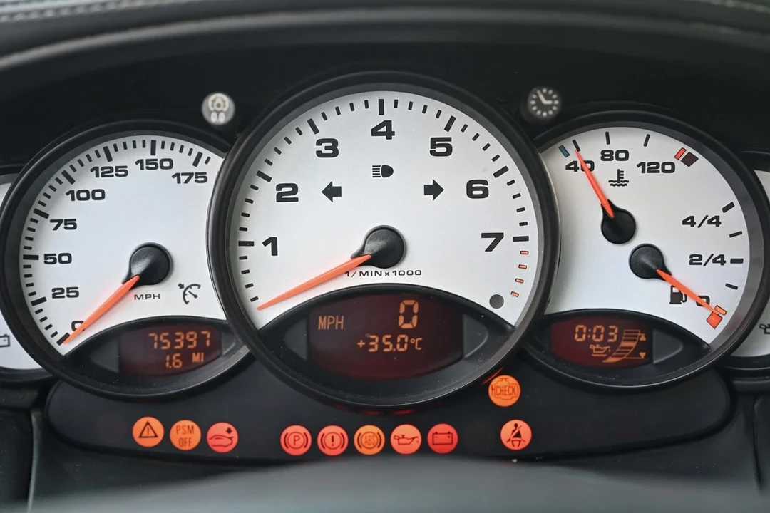 2001 Porsche 996 Carrera 4 - Image 14 of 30
