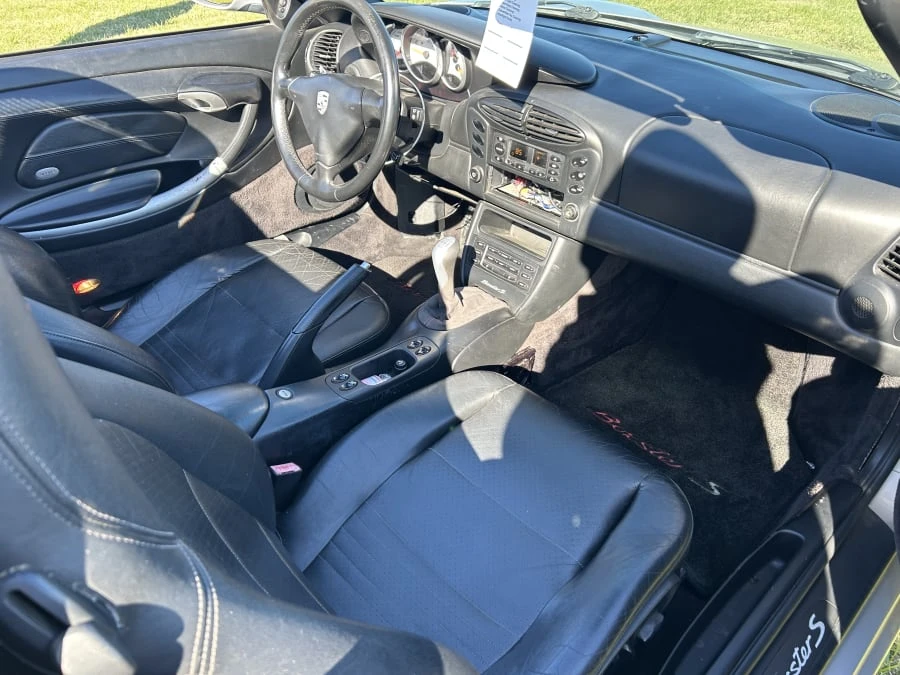 2001 Porsche 996 Carrera 4 - Image 13 of 16
