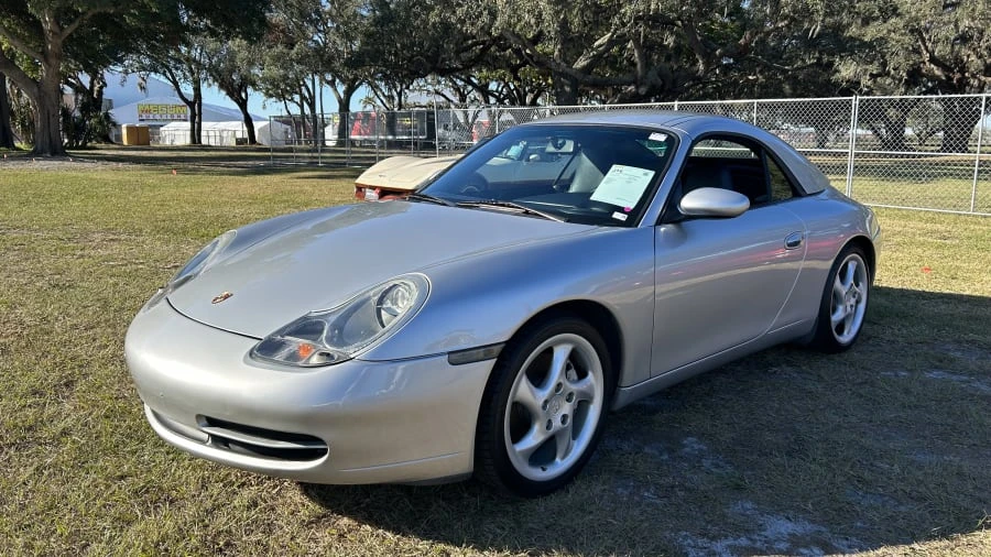 2001 Porsche 996 Carrera 4 - Image 4 of 16