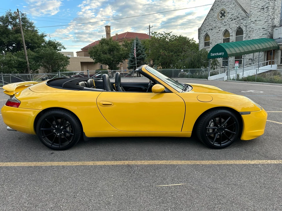 2001 Porsche 996 Carrera 4 - Image 17 of 31