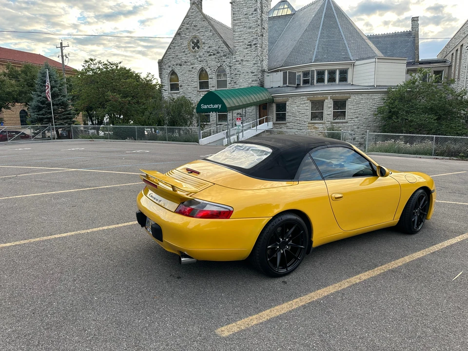 2001 Porsche 996 Carrera 4 - Image 27 of 31