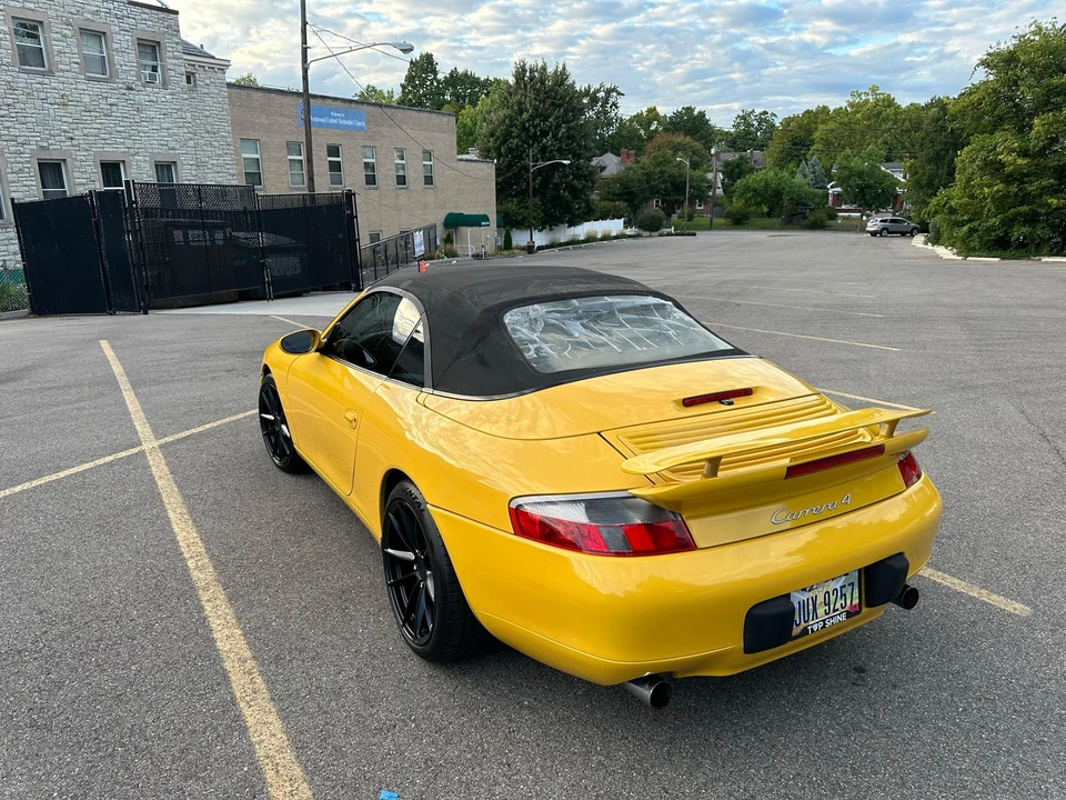 2001 Porsche 996 Carrera 4 - Image 25 of 31