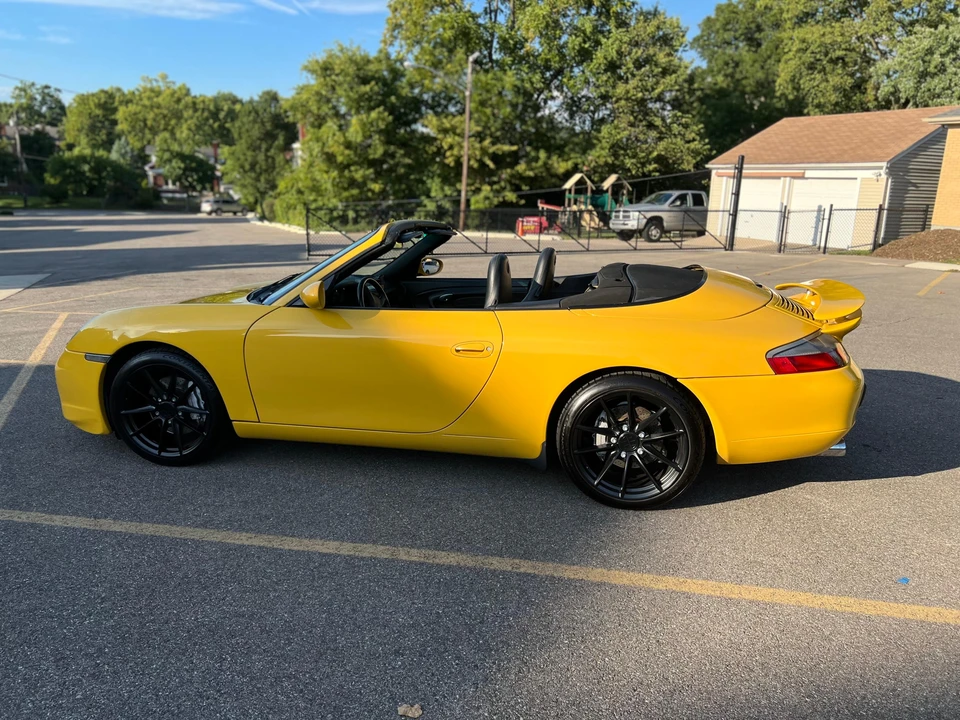 2001 Porsche 996 Carrera 4 - Image 9 of 31