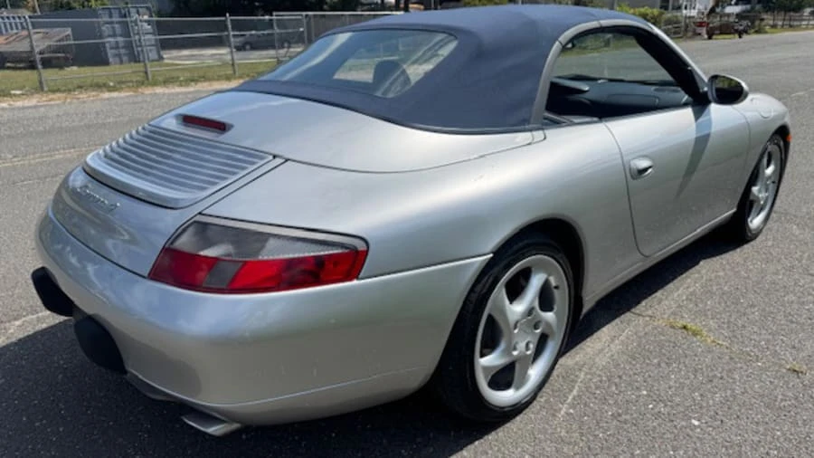 2001 Porsche 996 Carrera 4 - Image 11 of 26