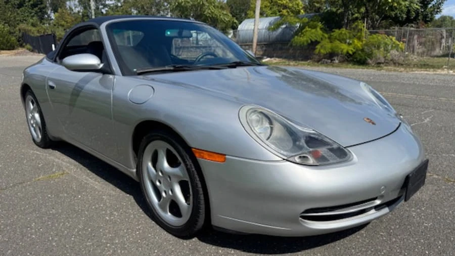 2001 Porsche 996 Carrera 4 - Image 6 of 26