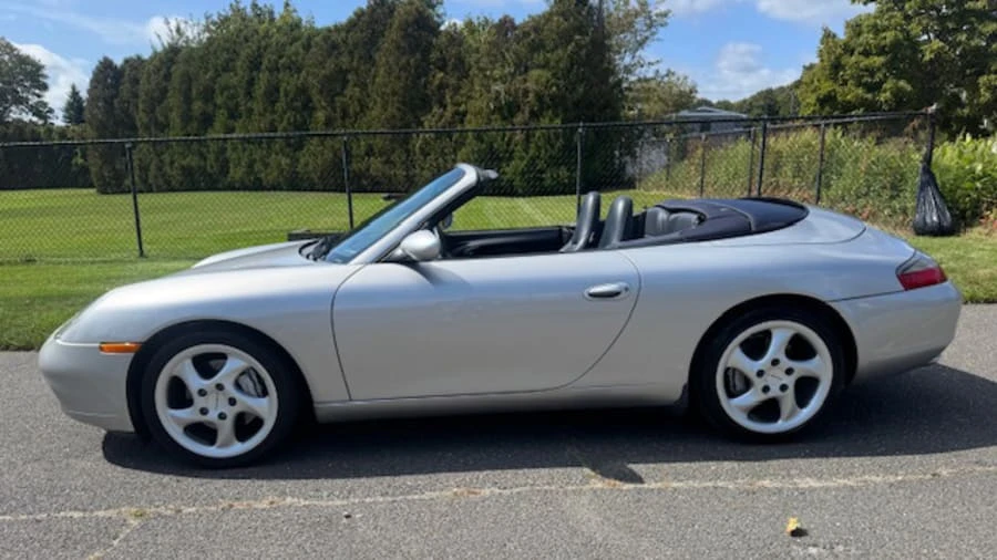 2001 Porsche 996 Carrera 4 - Image 13 of 26