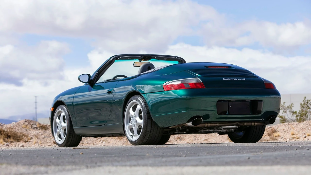 2001 Porsche 996 Carrera 4 - Image 3 of 31