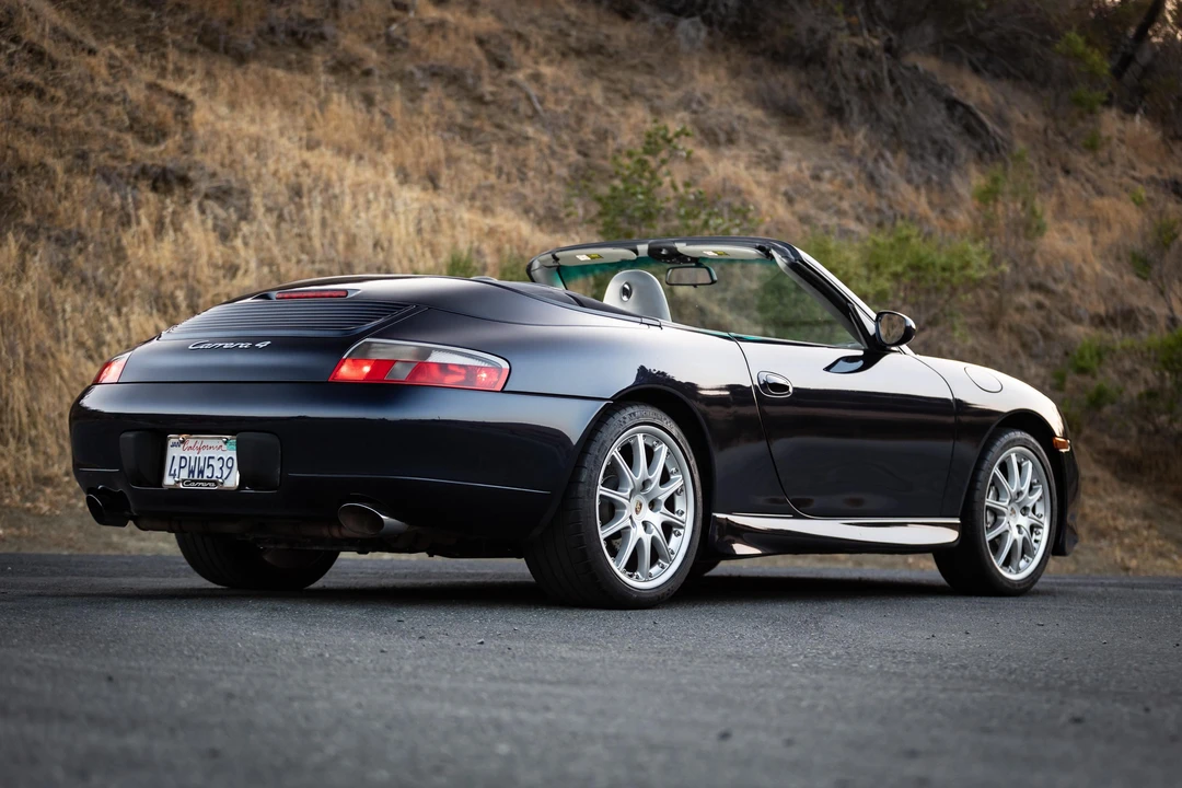 2001 Porsche 996 Carrera - Image 12 of 31