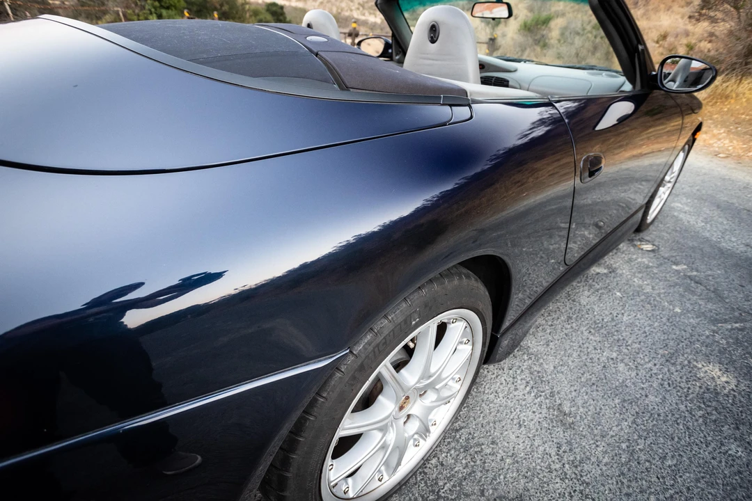 2001 Porsche 996 Carrera - Image 28 of 31
