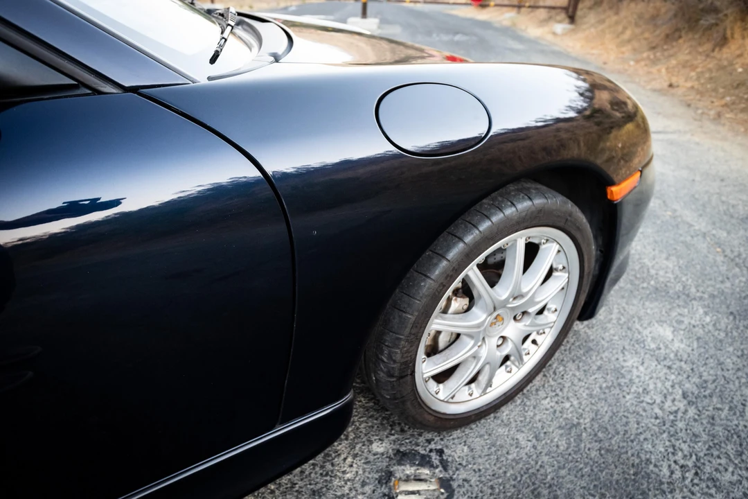 2001 Porsche 996 Carrera - Image 29 of 31
