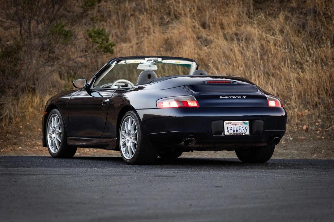 2001 Porsche 996 Carrera - Image 10 of 31