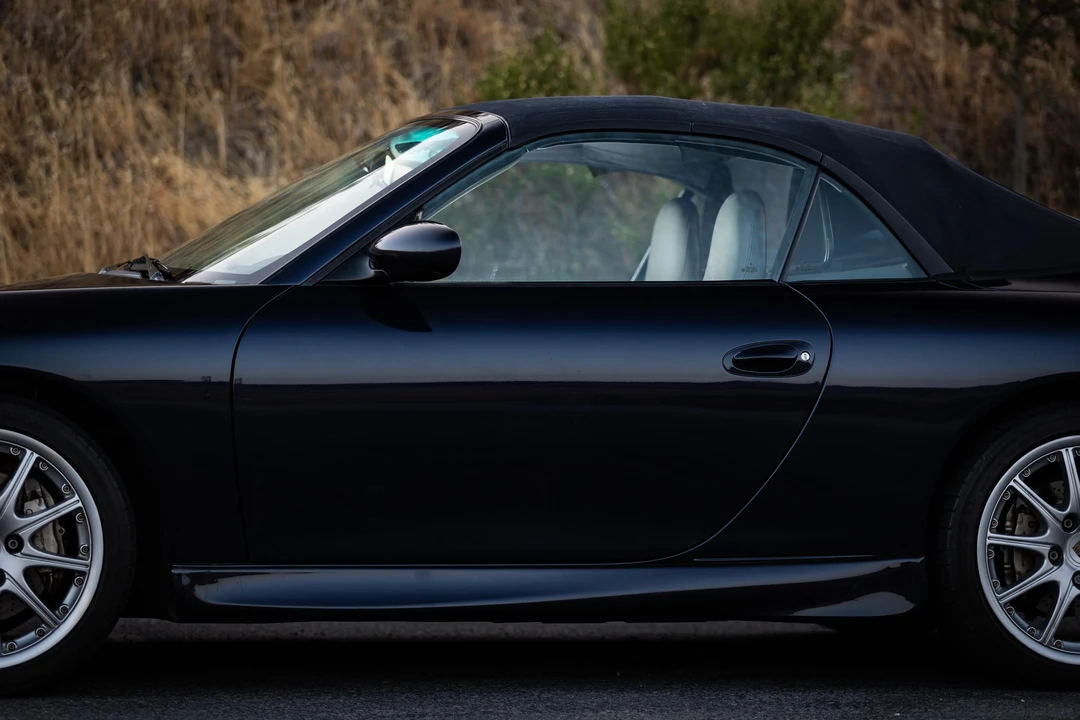 2001 Porsche 996 Carrera - Image 18 of 31