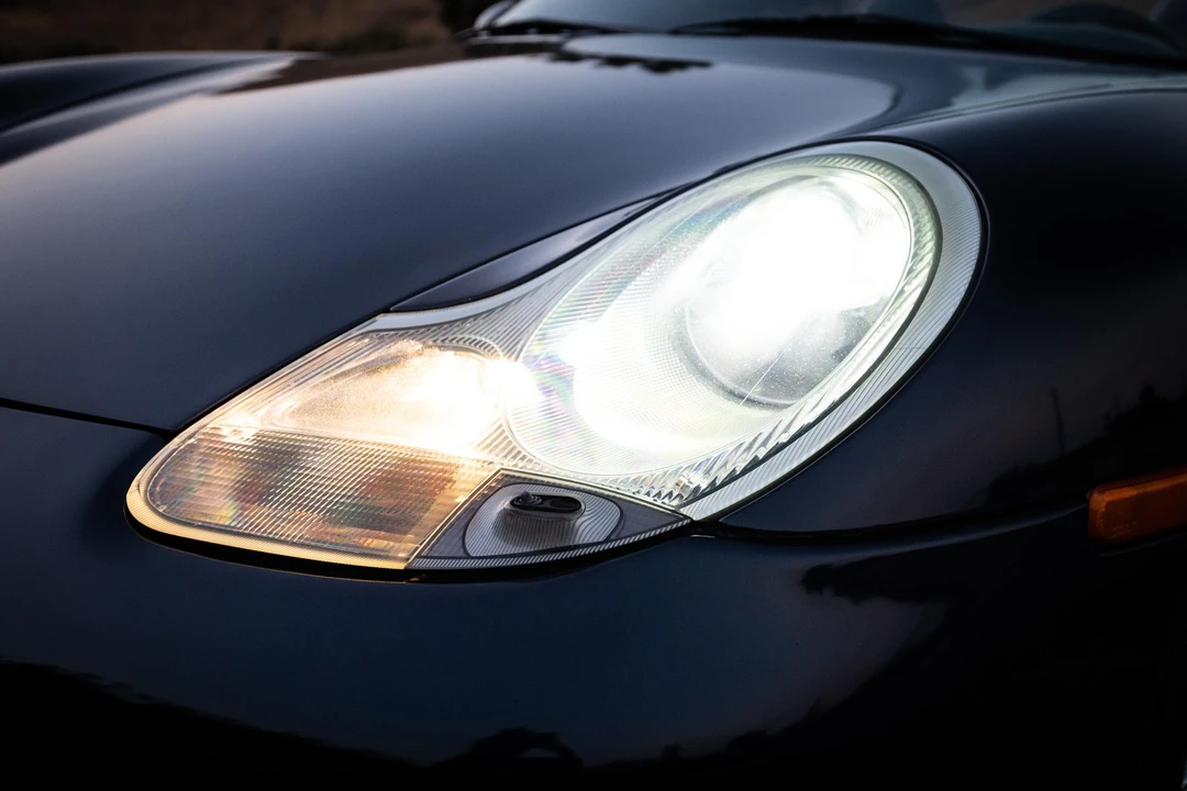 2001 Porsche 996 Carrera - Image 25 of 31