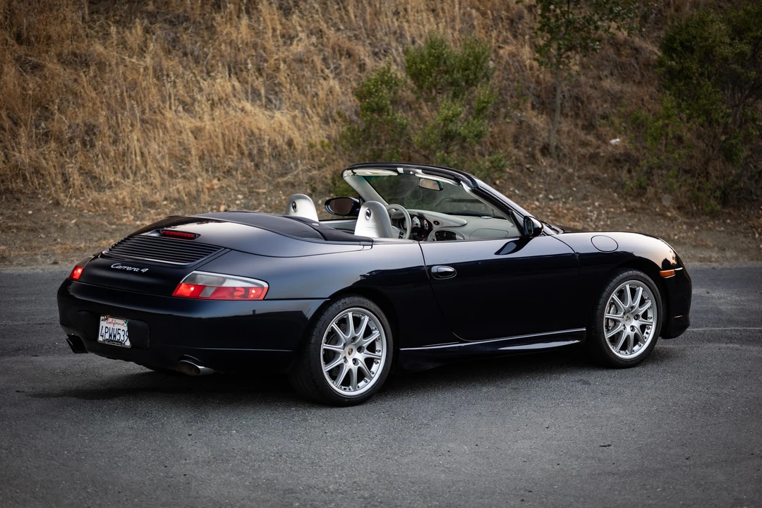 2001 Porsche 996 Carrera - Image 13 of 31
