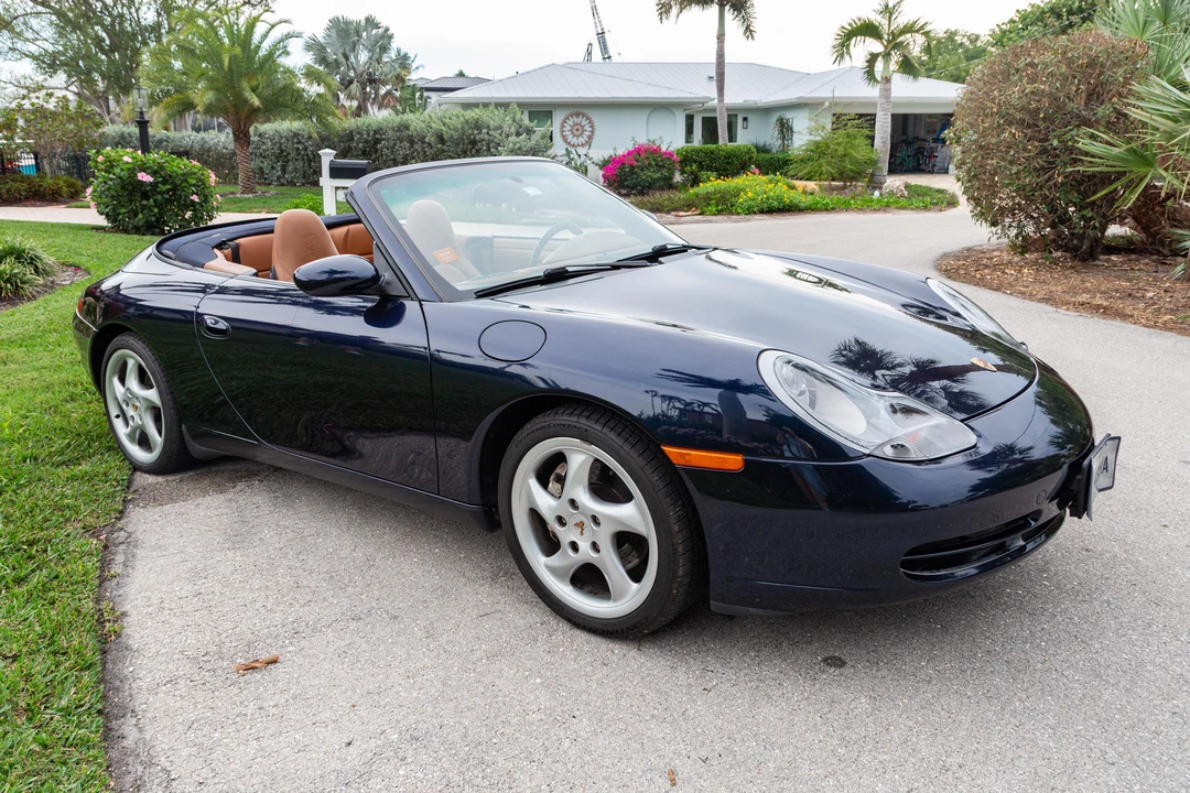 2001 Porsche 996 Carrera 4 - Image 10 of 31