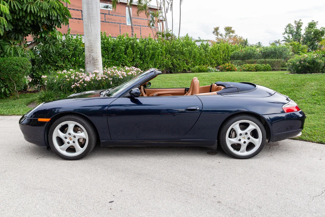 2001 Porsche 996 Carrera 4 - Image 7 of 31