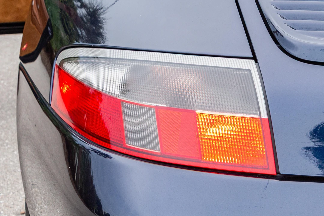 2001 Porsche 996 Carrera 4 - Image 25 of 31