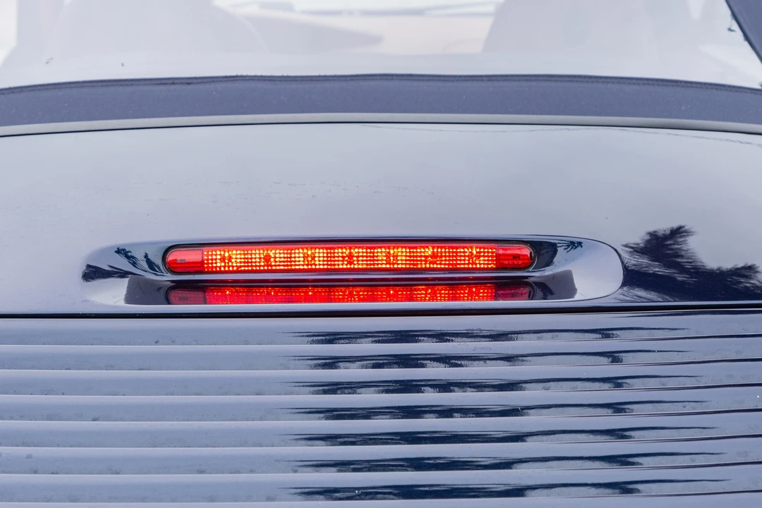 2001 Porsche 996 Carrera 4 - Image 28 of 31