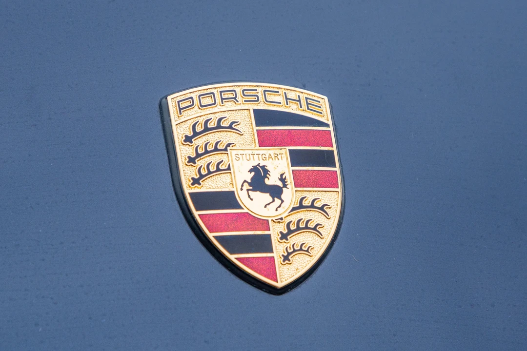2001 Porsche 996 Carrera 4 - Image 19 of 31