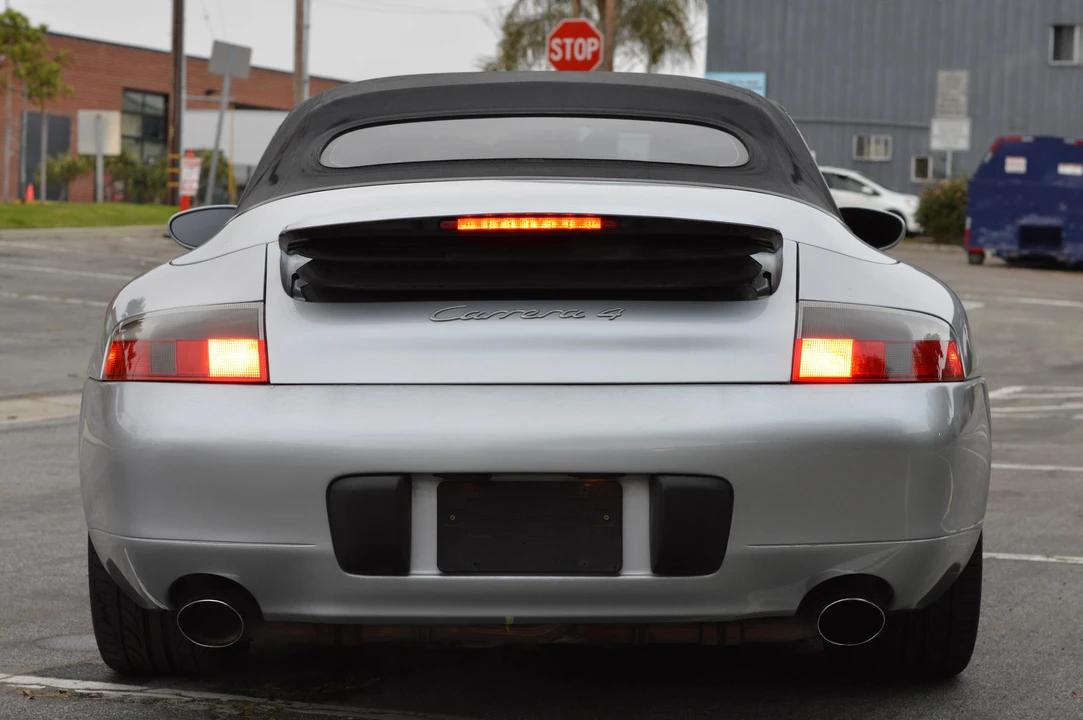 2001 Porsche 996 Carrera 4 - Image 18 of 31