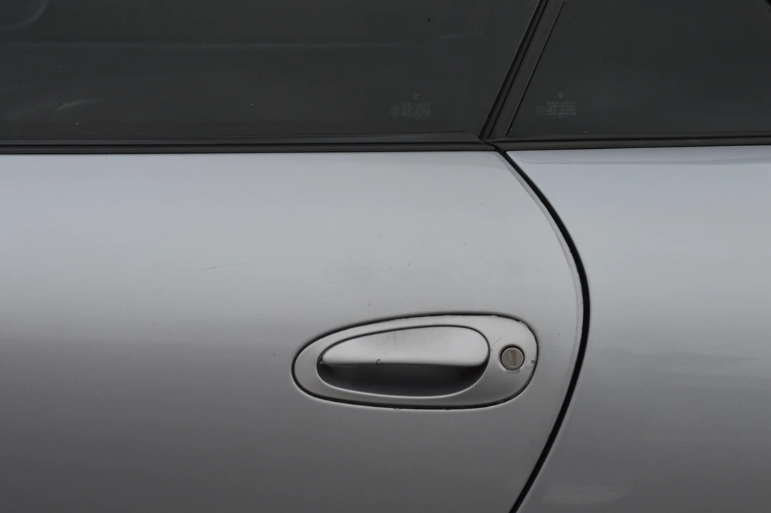 2001 Porsche 996 Carrera 4 - Image 30 of 31
