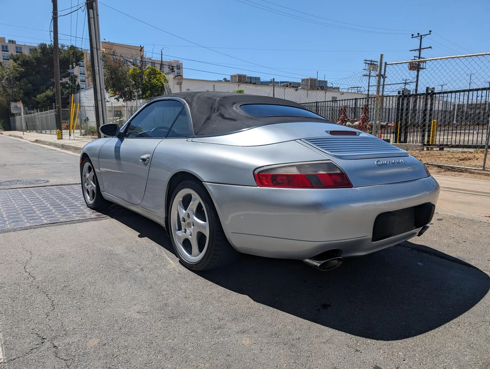 2001 Porsche 996 Carrera 4 - Image 15 of 31