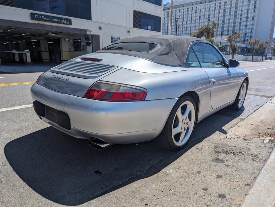 2001 Porsche 996 Carrera 4 - Image 19 of 31