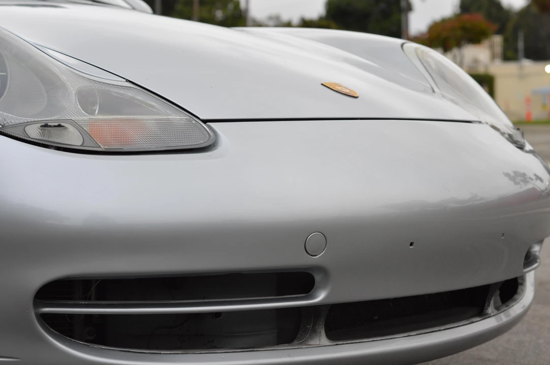 2001 Porsche 996 Carrera 4 - Image 25 of 31